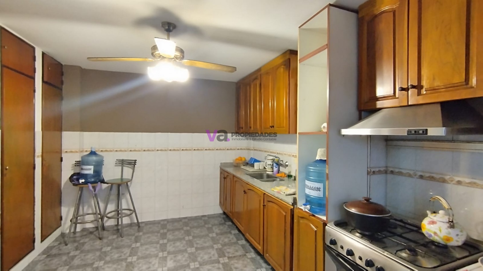 DEPARTAMENTO CENTRO  3 dormitorios, 2 baños, Bv Illia 389. Piso completo!! 