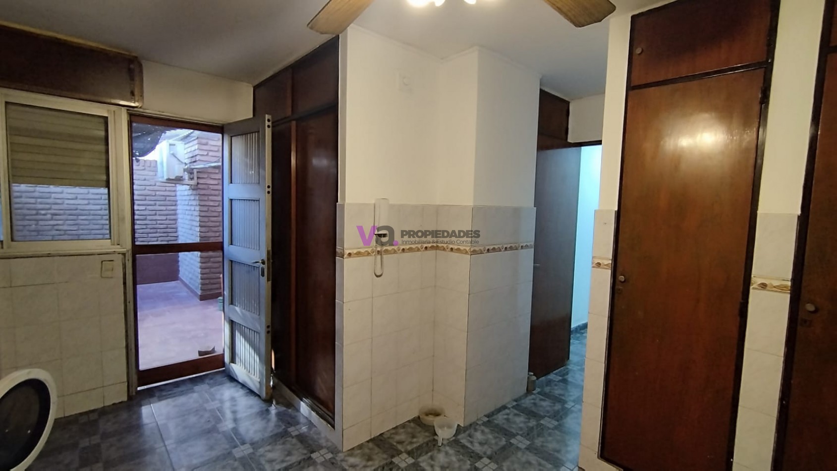 DEPARTAMENTO CENTRO  3 dormitorios, 2 baños, Bv Illia 389. Piso completo!! 