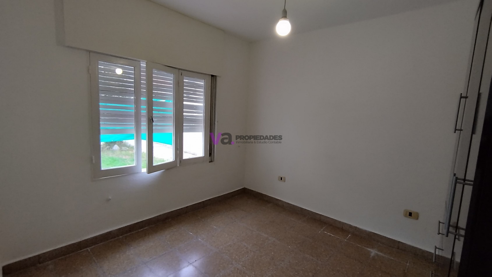 IDEAL INVERSIONISTA, 3 RENTAS! CASA 2 DORM+ DPTO 1 DORM + SALON 80M2, IMPERDIBLE! 